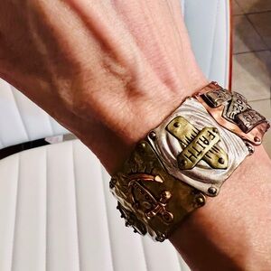 Women Mixed Metal Bracelet